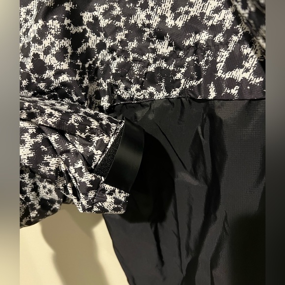 Adidas Originals Running Windbreaker Nylon Hoodie - Picture 7 of 9